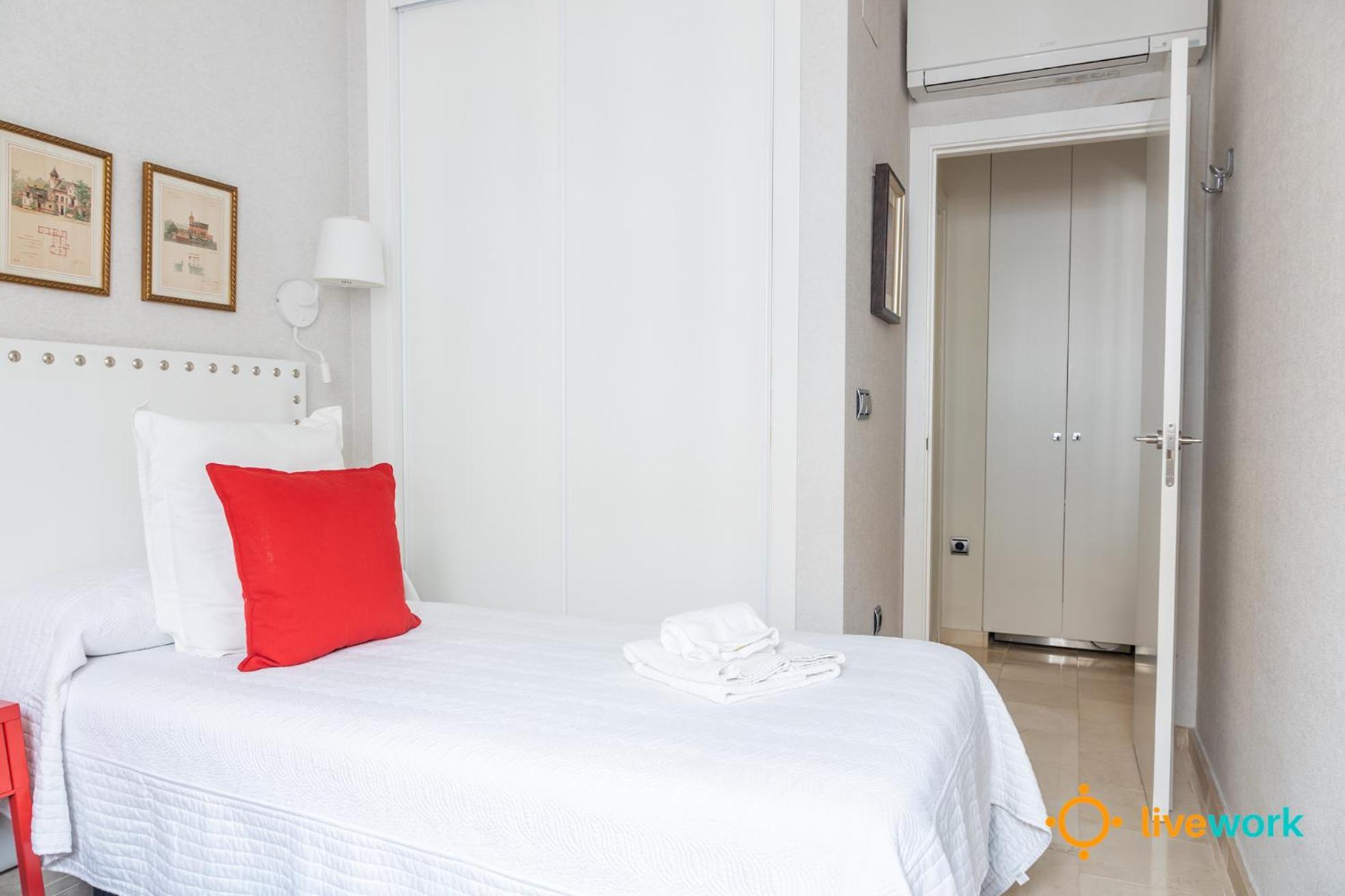 Mirador De La Vina Free Parking By Livework